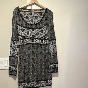 Free people daisy knitted sweater dress size M